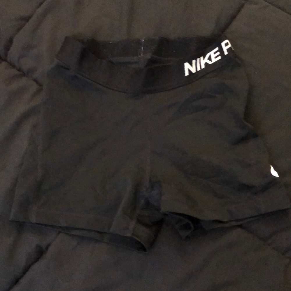 Black Nike pro spandex shorts
